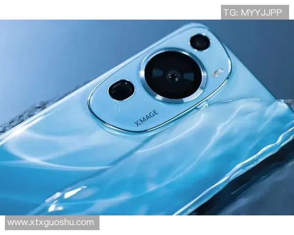 华为P60足球星手机壳限量版设计亮相，时尚与运动完美融合